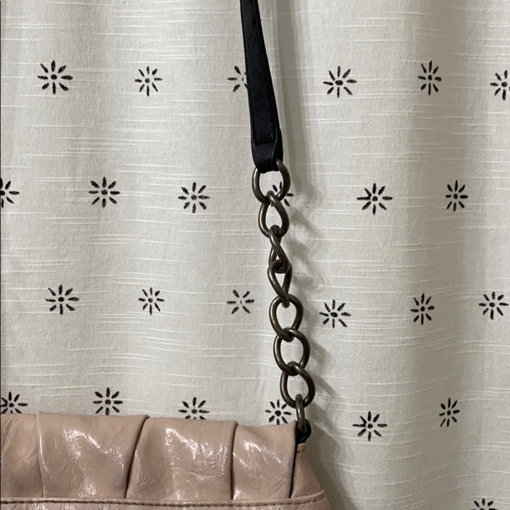 Simply Vera Vera Wang Crossbody Bag - Picture 5 of 8